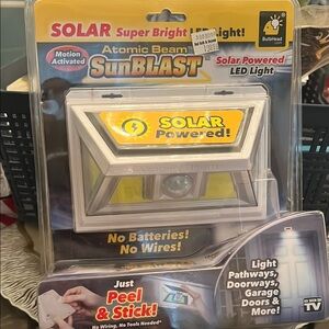 Atomic Beam SunBlast Solar Powered LED Light